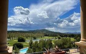 appartement sur le golf de pont royal